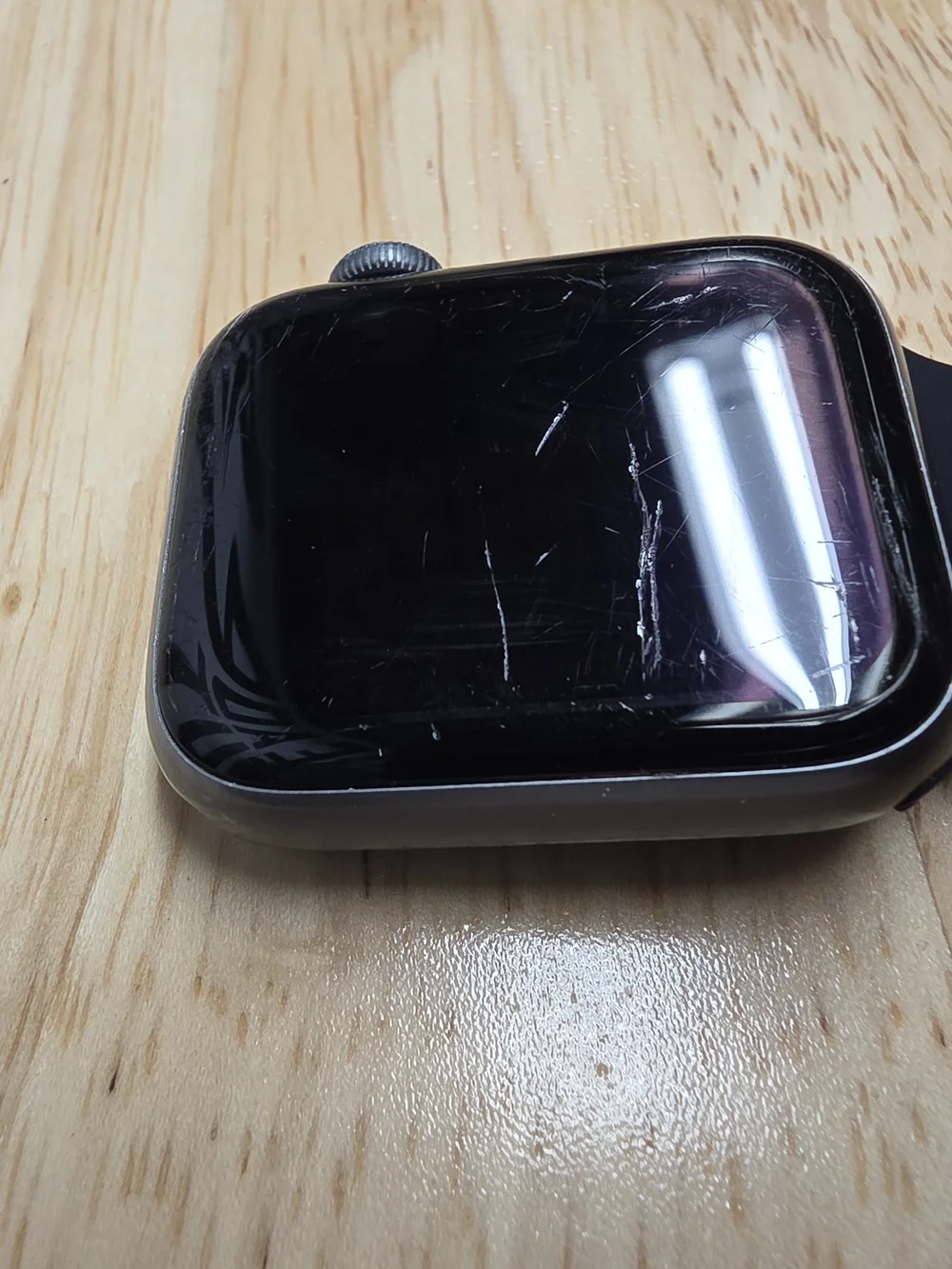 Apple watch series 4 40mm GPS Wifi (Used)